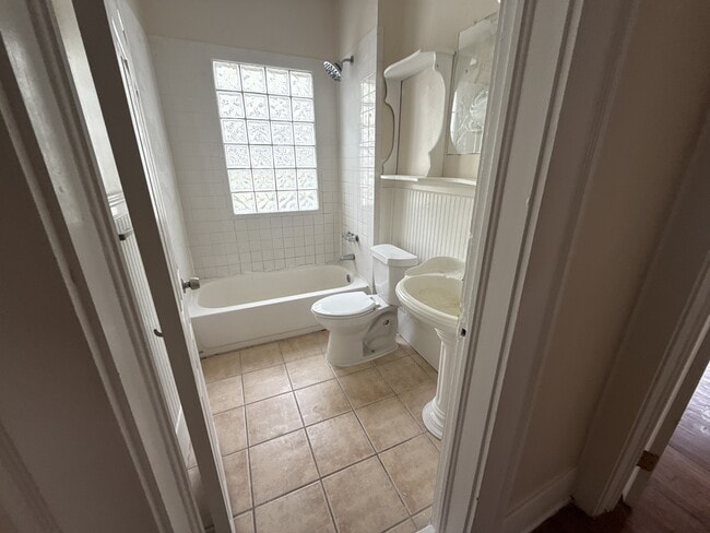 Building Photo - 780 Peeples St SW