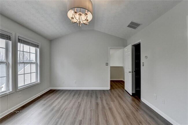 Building Photo - 6670 Island Pointe Dr