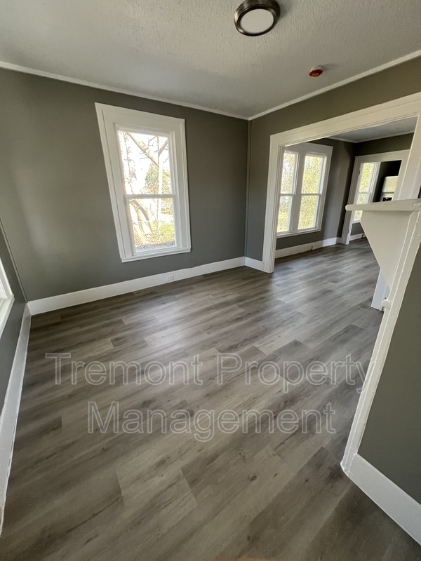 Building Photo - 726 Henderson Ave