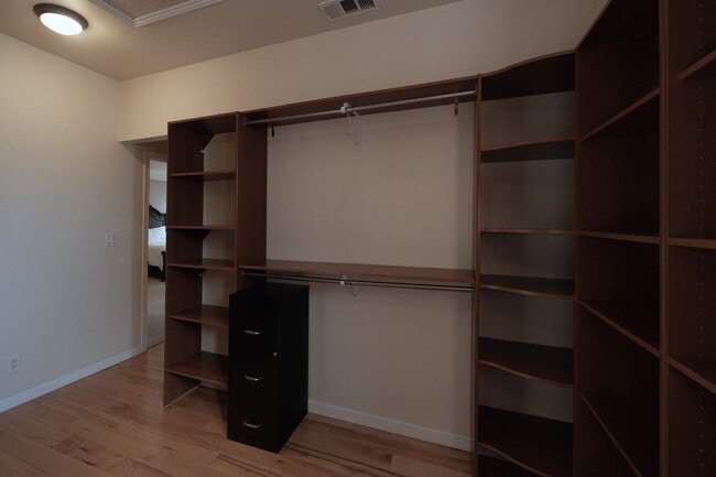 Building Photo - 1410 Encino Ave