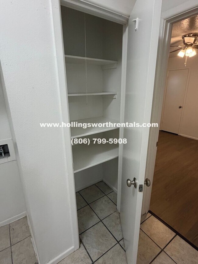 Building Photo - Spacious 3 Bedroom, 2 Bath, 2 Car Garage with bonus room