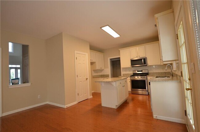 Building Photo - 2076 Fairport Way