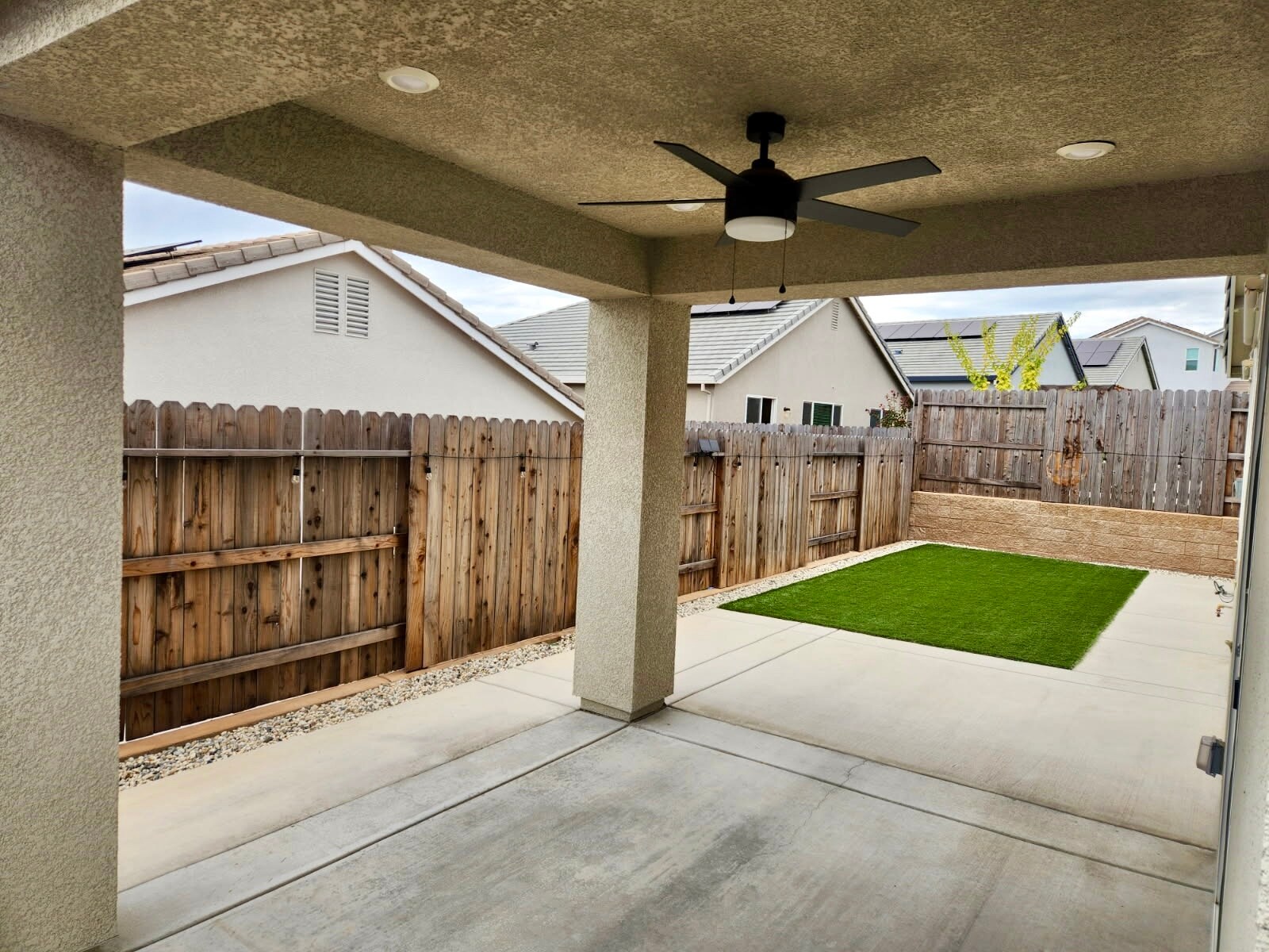 Building Photo - 3484 Dutch Canyon Dr