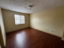 Building Photo - 501 Spruce St
