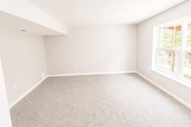 Building Photo - 5318 Godas Cir