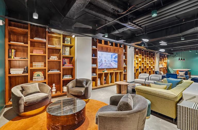 Building Photo - 40 Broad St