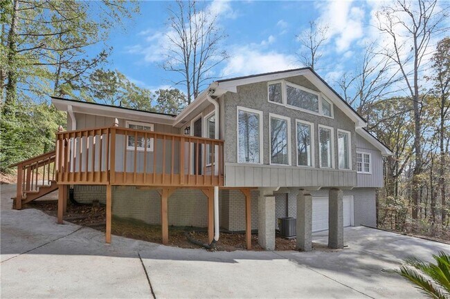 Building Photo - 3325 Kingfisher Dr