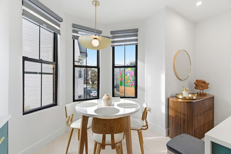 Building Photo - 81 Crescent Ave