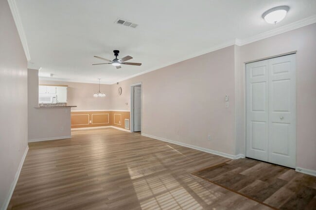 Building Photo - Lovely First Floor Condo at Plantation Point
