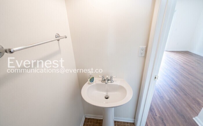 Building Photo - 4812 Merrifield Pl