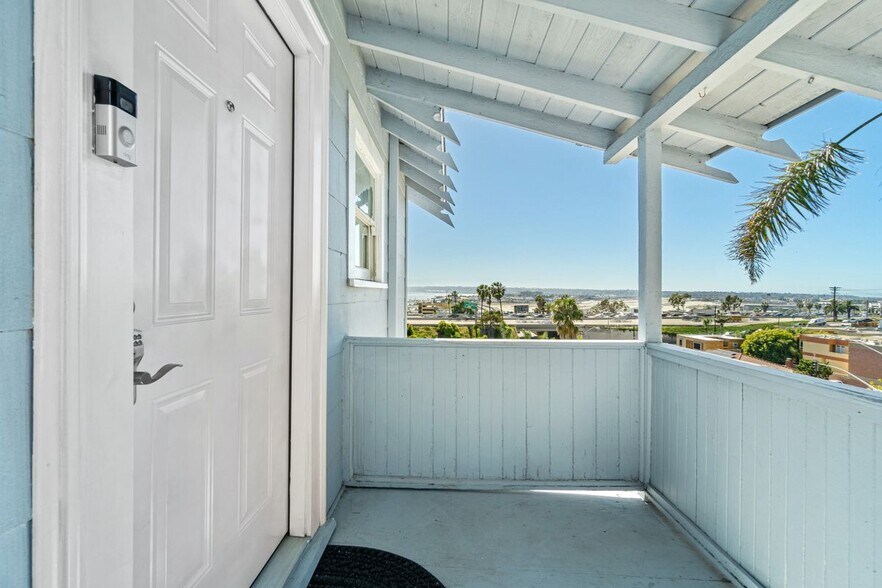 Building Photo - 2452 Union St