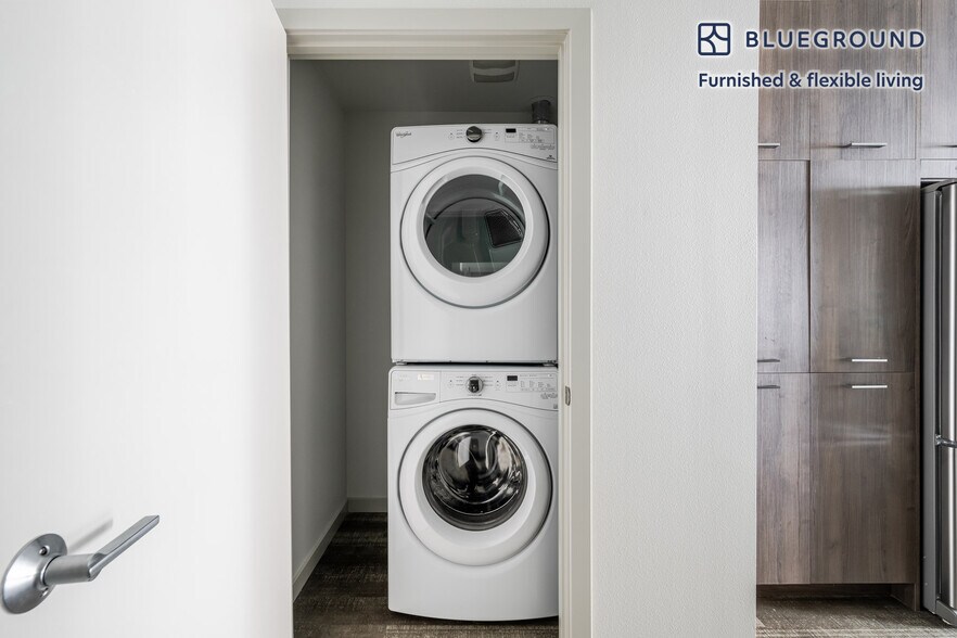 Building Photo - 123 Broadway-SI FL5-ID826