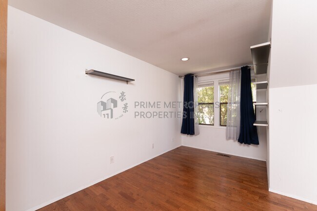 Building Photo - 12460 NE 136th Pl