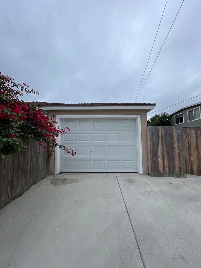 Building Photo - Upgraded Southside Two Bedroom