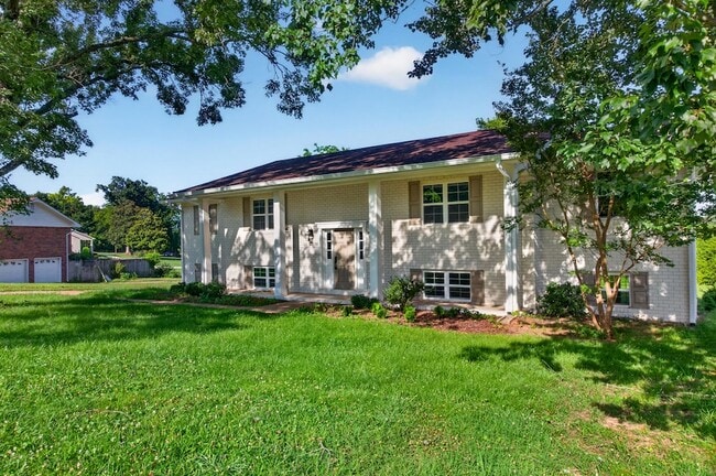 Building Photo - 9512 Heathwood Dr