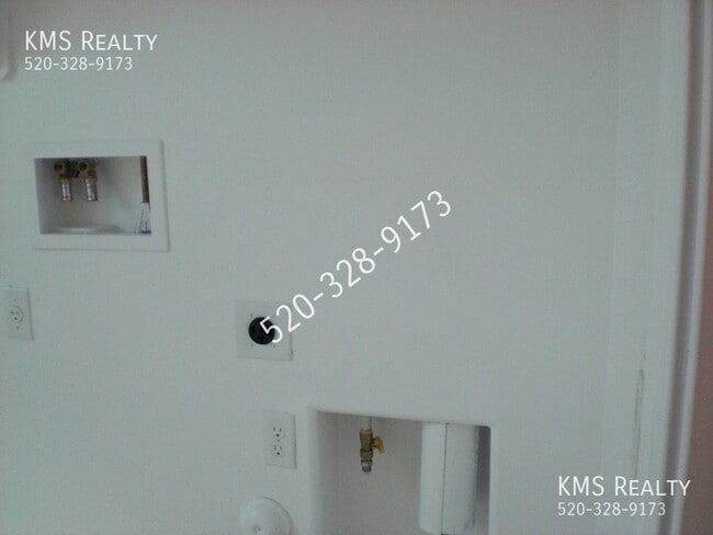 Building Photo - 14013 E Voss St