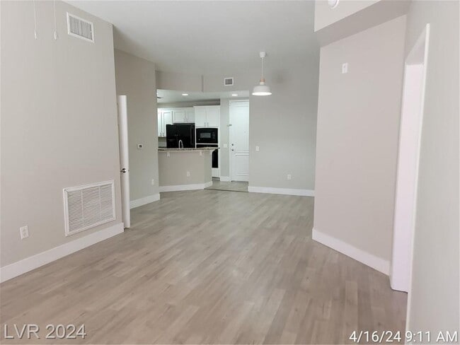 Building Photo - FABULOUS 2 BED, 2 BATH PARK AVENUE CONDO