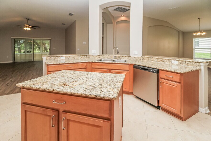 Building Photo - 30700 Pga Dr
