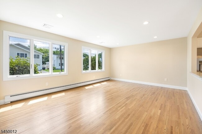 Building Photo - 137 Stefanic Ave