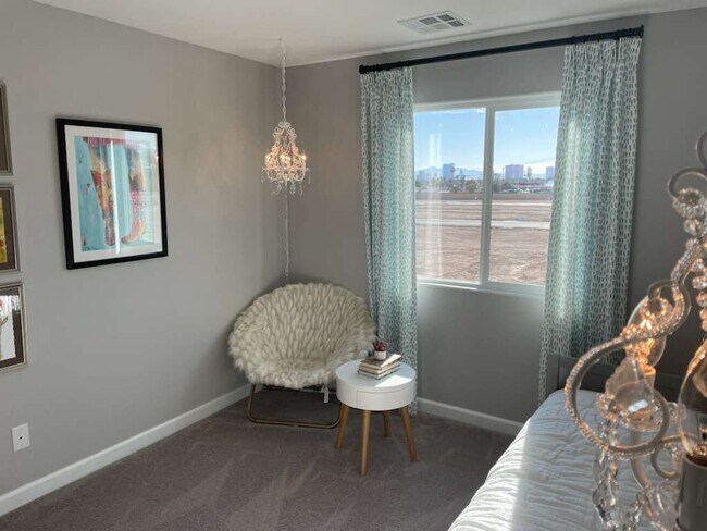 Building Photo - 3 Bedrooms Townhouse For Rent