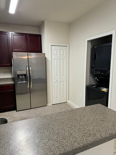 Building Photo - 4917 Key Lime Dr
