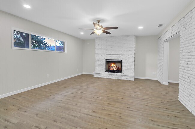 Building Photo - 2509 Bayou Ave