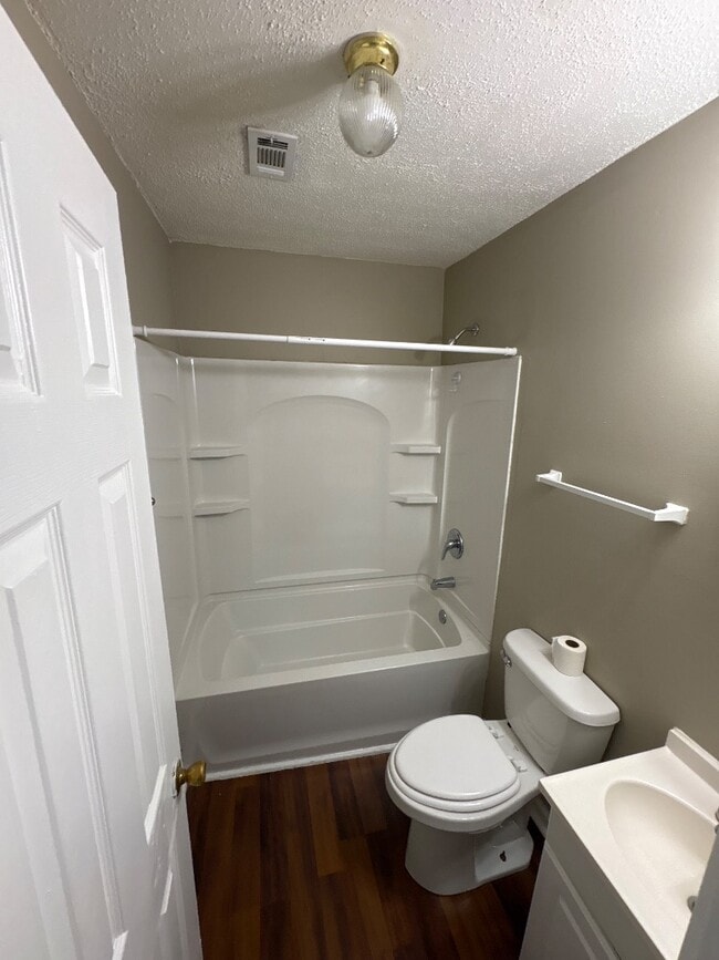 Building Photo - 352 Morton Ave