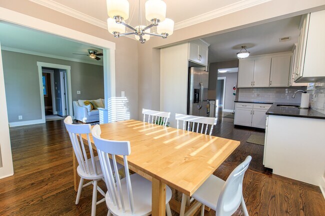 Building Photo - **APPLICATIONS APPROVED!**  Beautiful East Nashville Home on Porter for Lease!!