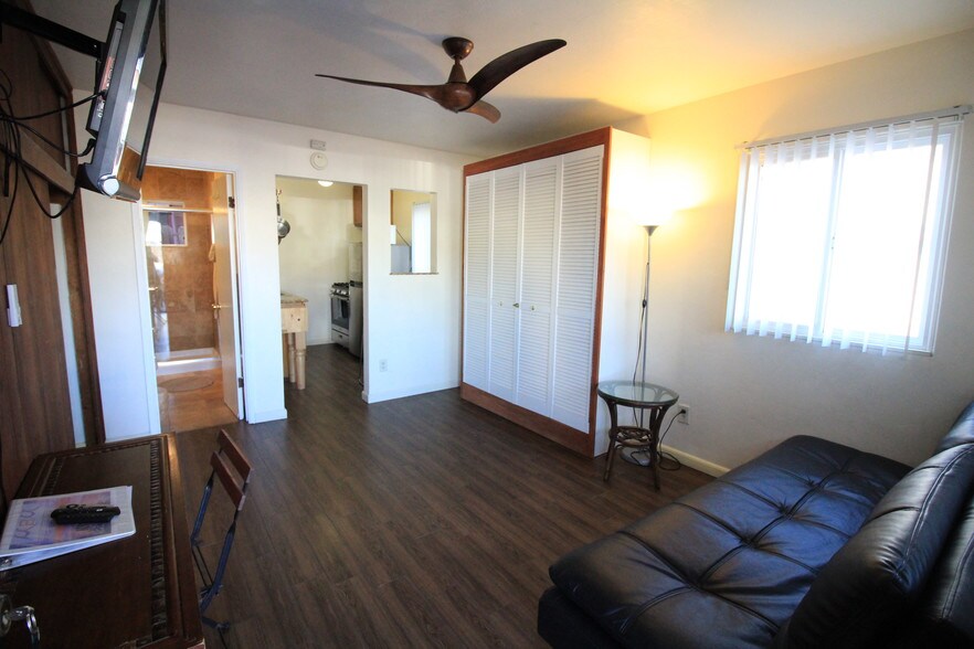 Building Photo - 2826 Mission Blvd