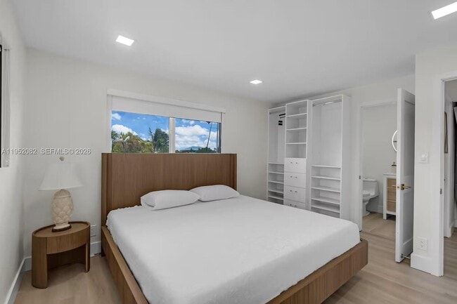 Building Photo - 125 Gardenia St