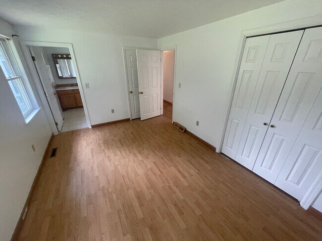 Building Photo - 3 Bedroom on a Large Plot