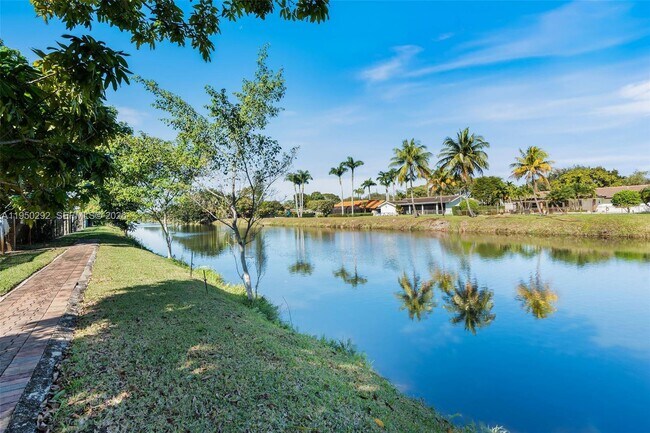 Building Photo - 8281 SW 84th Terrace