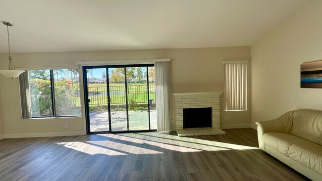 Building Photo - Exceptional 3 Bdrm, 2 Ba, Single Story Hom...