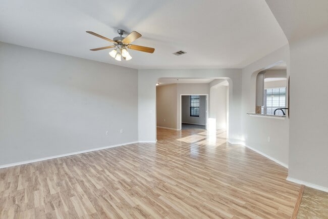 Building Photo - 6305 Roseborough Dr