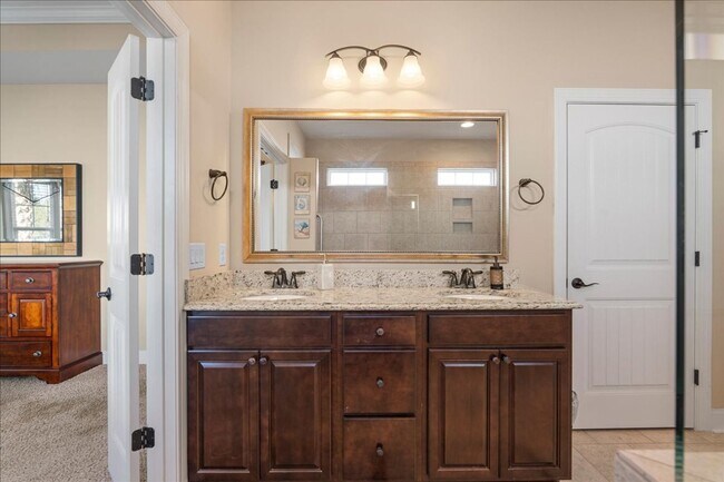Building Photo - Beautiful Home in Hilton Head Lakes - Opti...