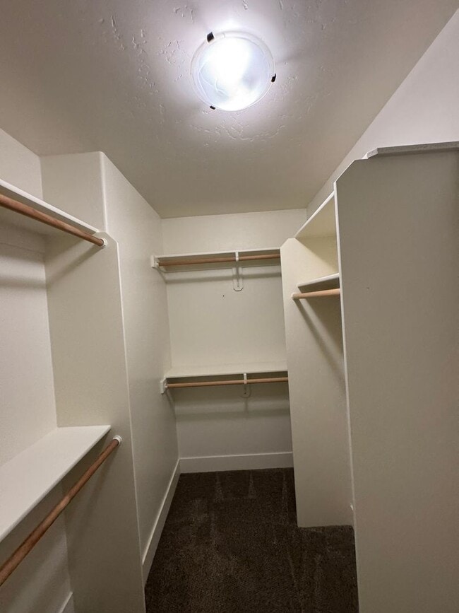 Building Photo - 1167 Westpoint Dr