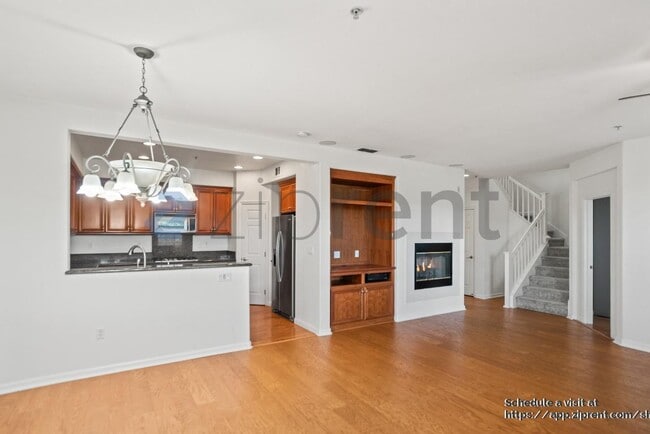 Building Photo - 812 Joree Ln
