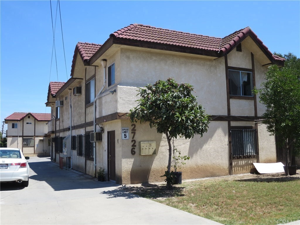 Building Photo - 2726 Strathmore Ave