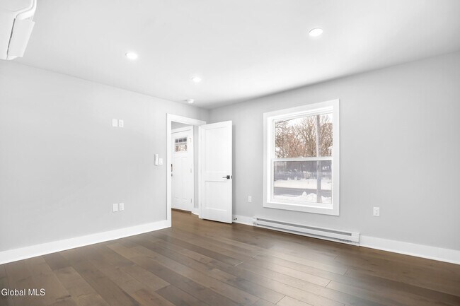 Building Photo - 103 E High St