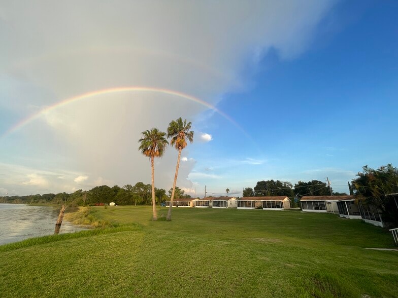 Building Photo - 1221 W Pierce St