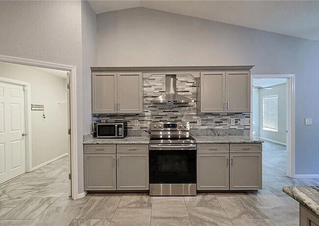 Building Photo - Private Screen in Pool Home 3/2 in Kingsland Country Estates