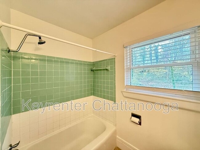 Building Photo - 1010 Summer St