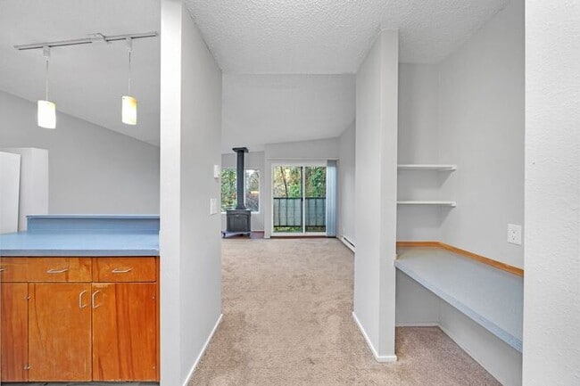 Building Photo - Lair Hill is offering a 1bed/1bath!! Get i...
