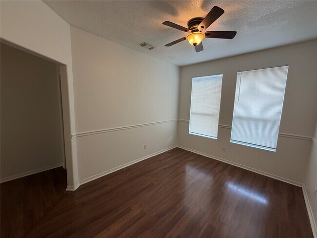 Building Photo - 18506 Carousel Creek Ct