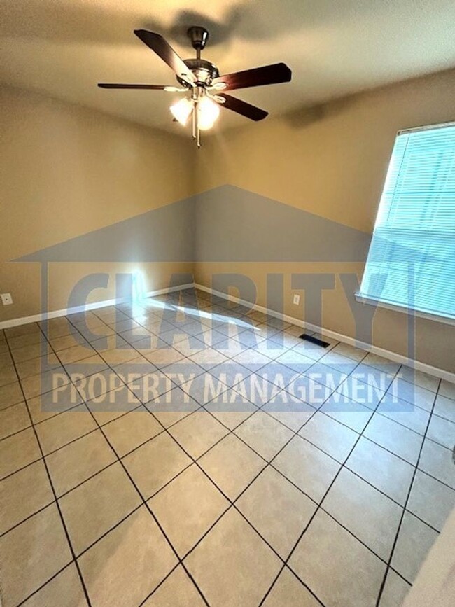 Building Photo - Adorable 2 bedroom home!