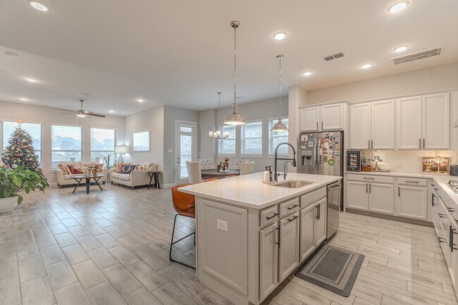 Building Photo - 24634 Songlark Bend Dr