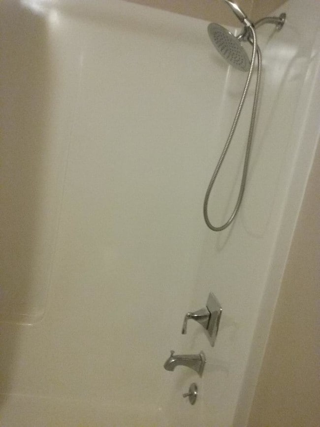 bath - 1707 Pacific Coast Hwy