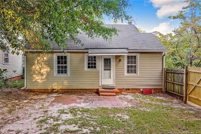Building Photo - 727 Greenland Dr