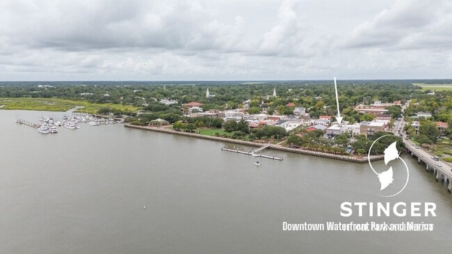 Building Photo - 700 Bay St