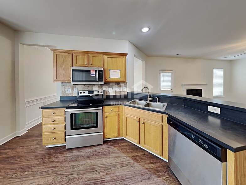 Building Photo - 5402 Canipe Farm Ct